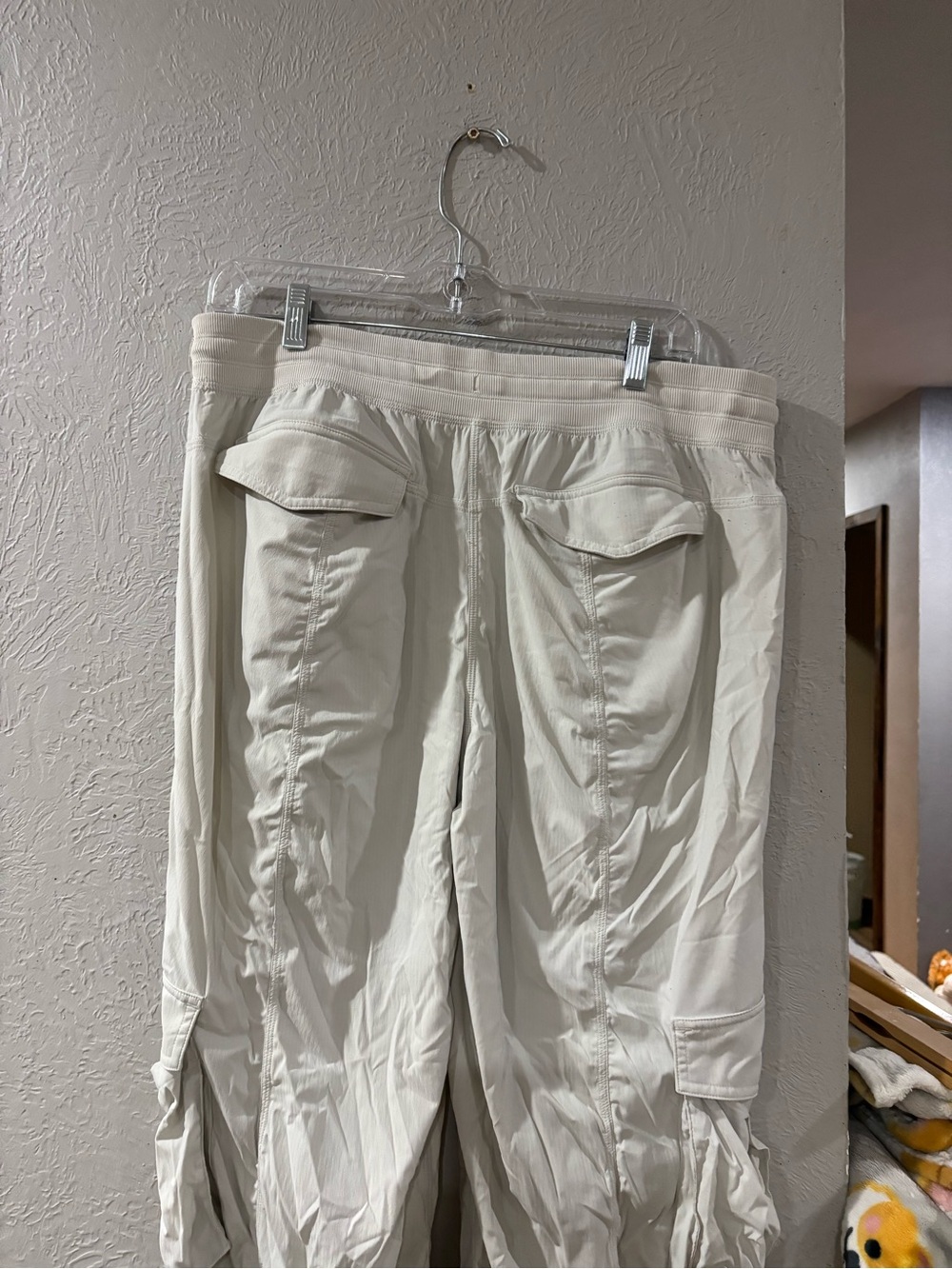 Lululemon Dance Studio Relaxed-Fit Mid-Rise Cargo Athletic Pant in Bone size L - Picture 6 of 9